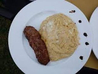 Polenta di capriolo, formaggio e funghi