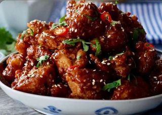 Crispy chicken plums sauce 