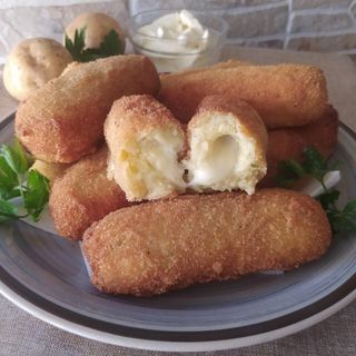 CROCCHE DI PATATE RIPIENI DI FORMAGGIO 1 pz