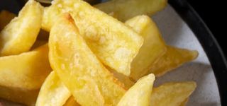 Картопляні діпи з часниковим соусом