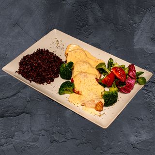 Пилешко филе със сос сирена   350г