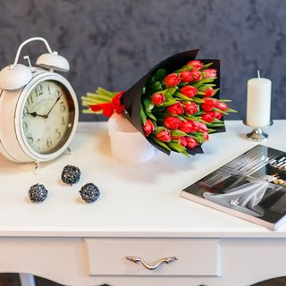 Buchet special Nr 10 din 25 lalele rosii