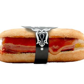 9. Chistorra y salsa brava