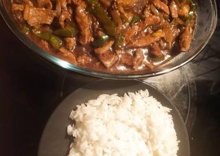 Ternera Con Champiñones Y Arroz