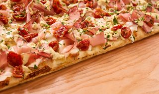 Crema di Ceci, Speck, Pomodorini Marinati e Stracchino Nonno Nanni