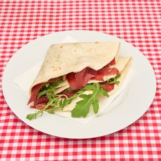 Piadina con bresaola, rucola e grana