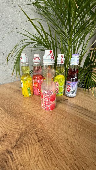 Lemoniada japońska Rumune o smaku liczi 200 ml
