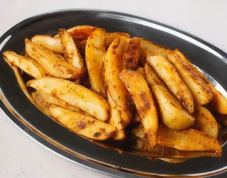 Bandeja de patatas fritas o deluxe