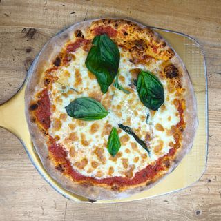 Pizza Margarita (Mediana)