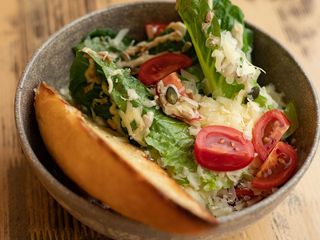 Салат з грінкою (220g)