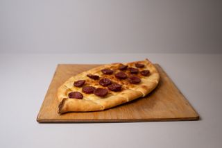 Pide z Kiełbasą Turecką