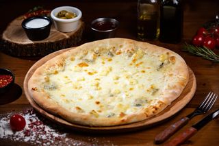 Pizza Quattro Formaggi  Ø 32cm