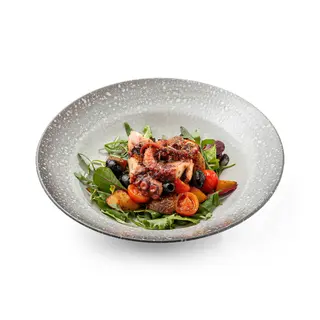 Salată caldă cu caracatiță