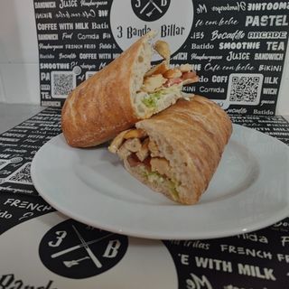 Bocadillo Caliente De Pollo