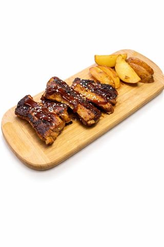 Ребра BBQ з картоплею по-селянські