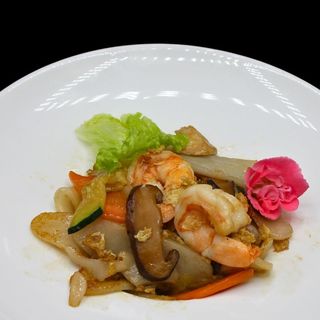 Gnocchi di riso con verdure e gamberi