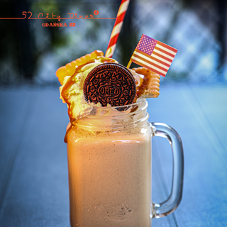 Milkshake naturalny, świeżo przygotowany