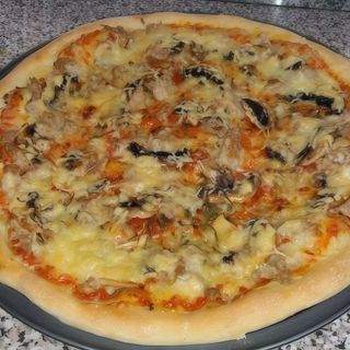 Pizza De Atún (33 Cm.)