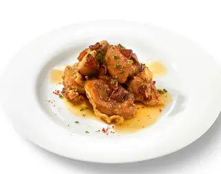 Pollo al ajillo