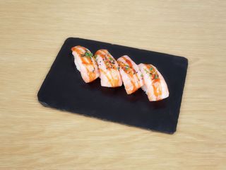 Nigiri Salmon Flambeado
