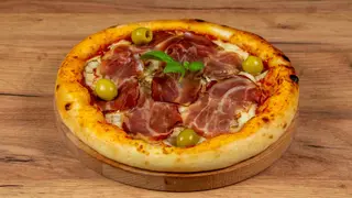 Pizza sa suvim mesom 22cm