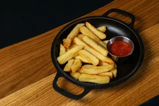 Картопля фрі (180/30г)