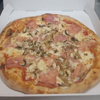 Pizza Reina (33x33 cm.)