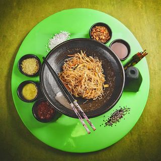 Spaghetti di soia con verdure