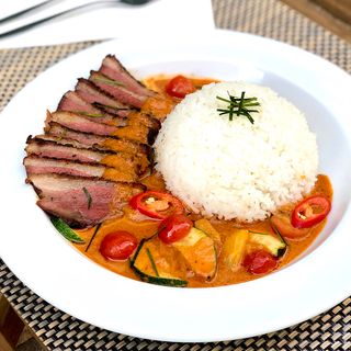 M12 - Caril Vermelho com Pato