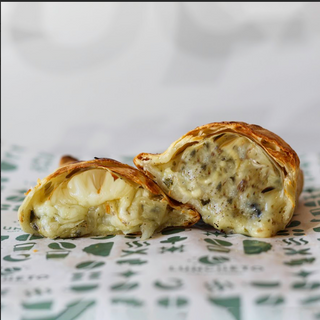 Empanada De Cebolla Y Queso 