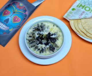 QUESO FUNDIDO HUITLACOCHE (VEGETAL)
