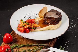 Філе Міньйон з соусом Деміглас (450 г)