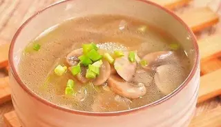 Sopa De Pollo Con Champiñones