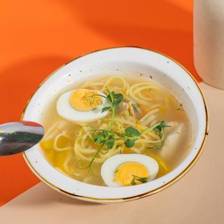Куриный суп с лапшой