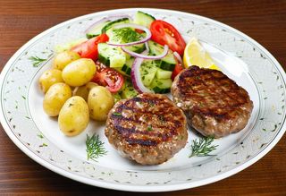 Kotlety mielone z dodatkami do wyboru