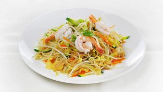 Spaghetti di riso con frutti mare
