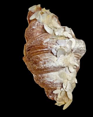 Миндальный круассан (140 гр.)