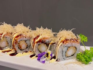 43. Uramaki tiger roll