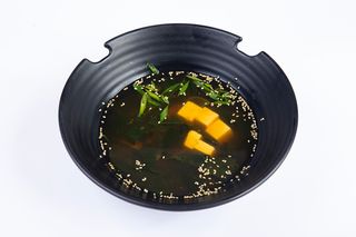 მისო სუპი წყალმცენარეებით