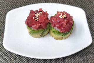 Tulipán tartar de atún (2 pzas.)