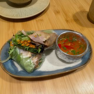 Pho Pia Sod De Pollo (1 Uds.)