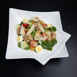 Салат с тунцом