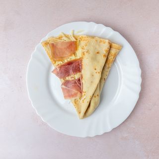 Palačinka sa pršutom, pavlakom i kačkavaljem