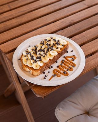 Torrada com Banana e Amendoim