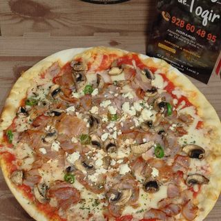 Pizza De La Casa (Mediana)