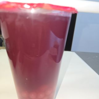 Bubble Tea De Frutas Del Bosque Y Bobas De Fresas (650 Ml.)