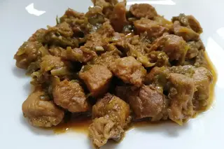 Свински хапки с лук