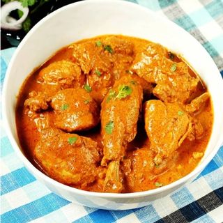 Chicken Korma with One Naan (Pakistani Bread)