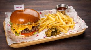 Бургер Фірмовий з яловичиною