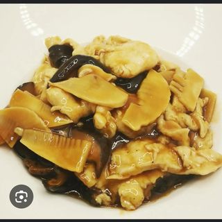 72.Pollo con bambu'e funghi